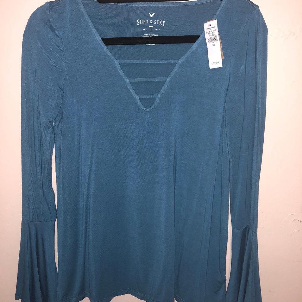 American Eagle Outfitters Long Sleeved Shirt